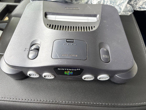 Nintendo video game - 64,